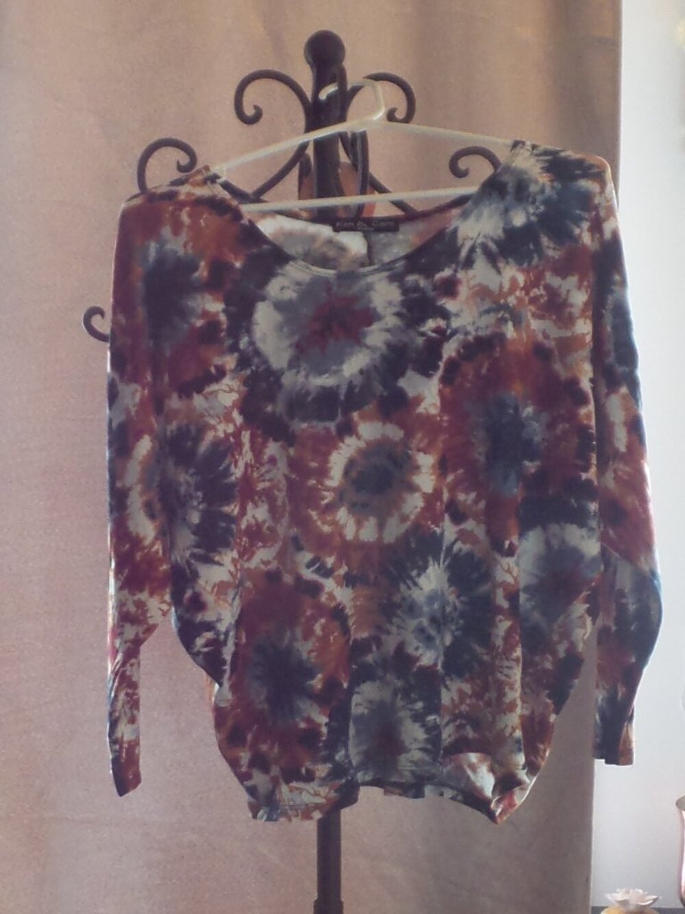 KIM & CAMI Women's Multicolor 3/4 Sleeve Top Size Medium Like NEW Never Worn